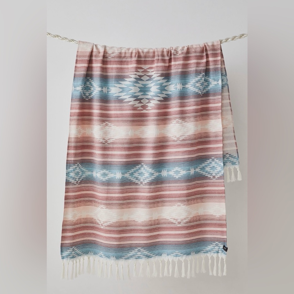 Free People Sand Resistant 100% Cotton Turkish Towel NWT🔖